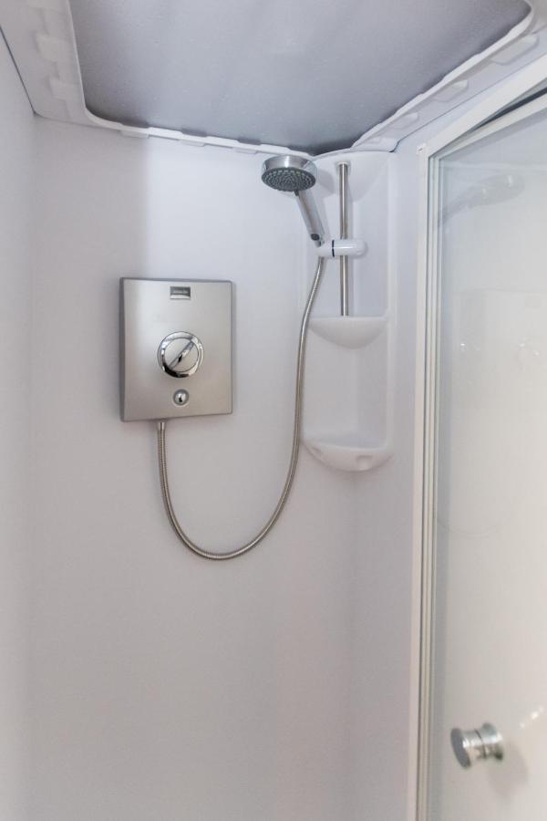 1 Bedroom Newton Apartment L Free Parking L Wigan Royal Infirmary L Haigh Hall L Central Location Экстерьер фото