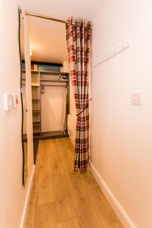 1 Bedroom Newton Apartment L Free Parking L Wigan Royal Infirmary L Haigh Hall L Central Location Экстерьер фото